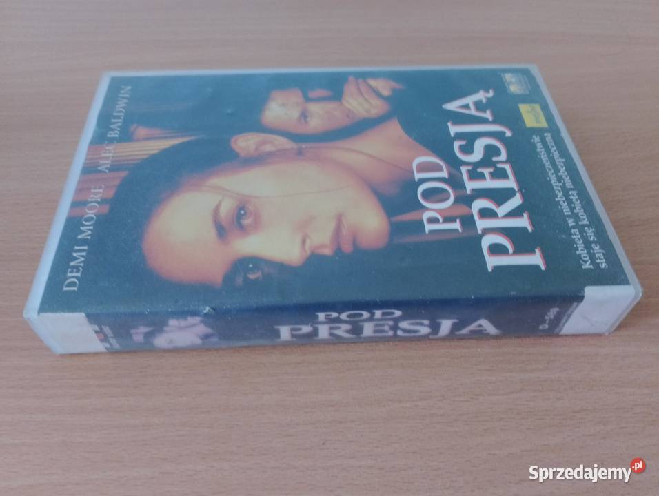 Kaseta video VHS z filmem POD PRESJĄ D Moore A wielkopolskie Oborniki