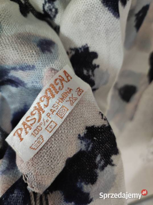 piękny szeroki długi kaszmirowy szal chusta