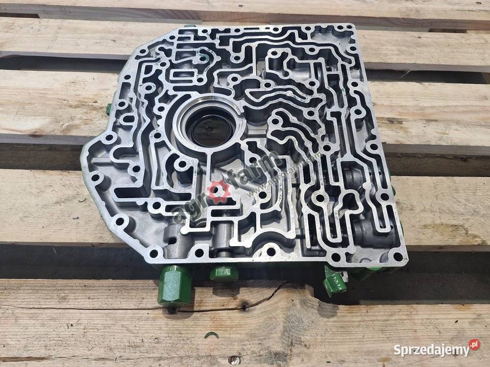 Obudowa skrzyni biegów John Deere 6155M Byków