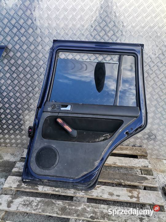 Drzwi Prawy Tył Volkswagen Bora Kombi osobowe Pogorzelec
