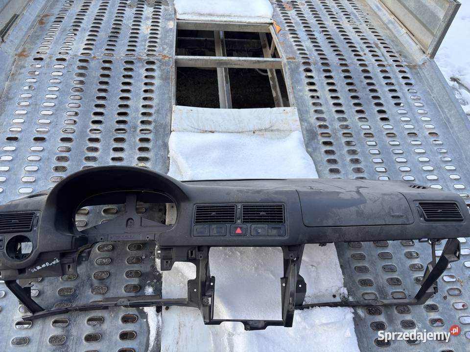 KOKPIT DESKA KONSOLA VOLKSWAGEN GOLF 4 osobowe Poronin