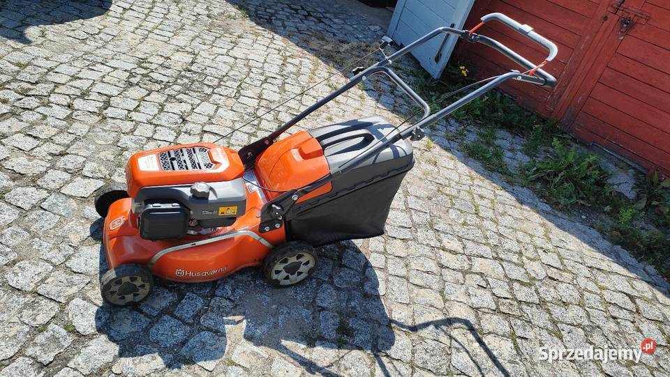 Kosiarka spalinowa ogrodowa Szwedzkiej marki Wałbrzych