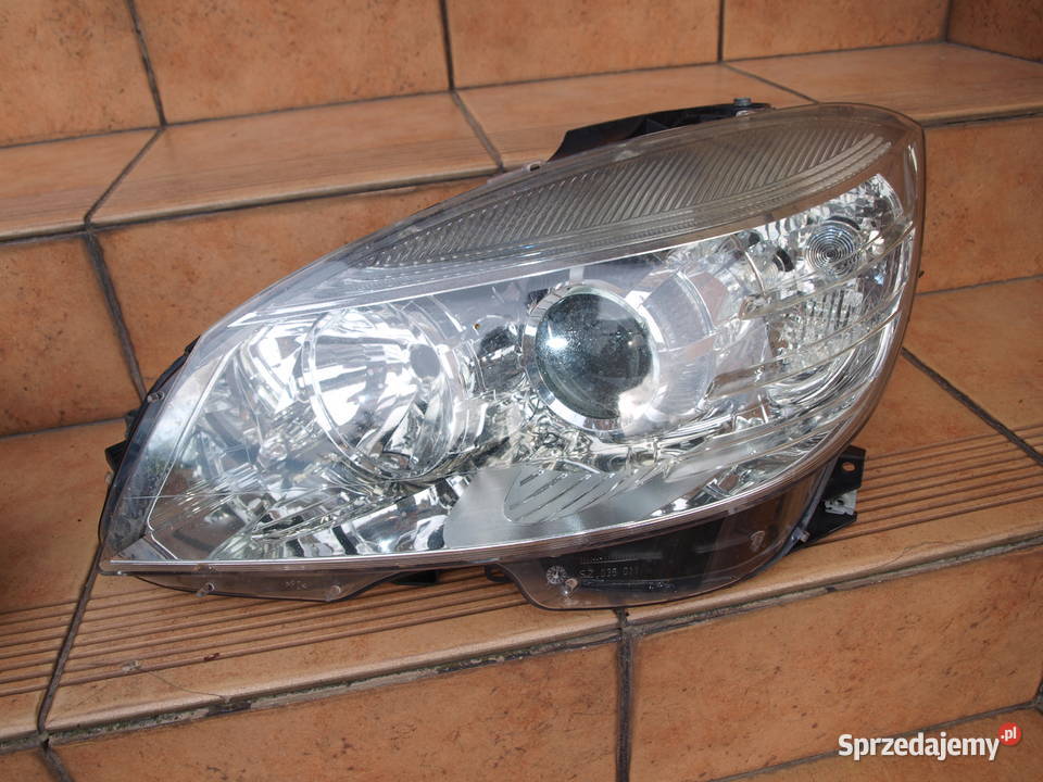 Mercedes C klasa W204 lampy przód zwykłe 2007 Kalisz