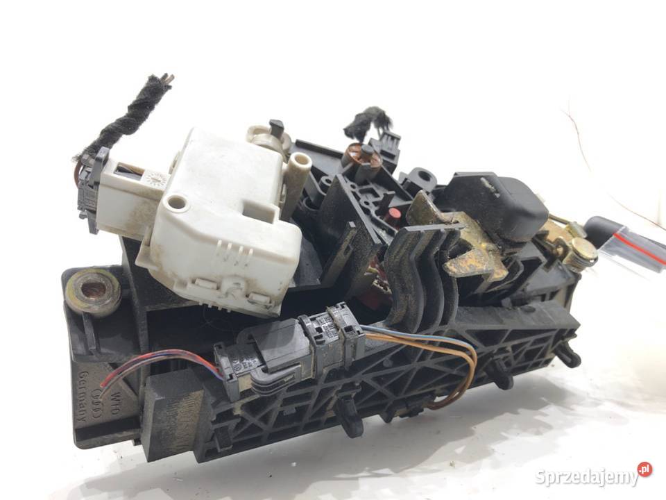 KLAMKA KLAPY TYŁ AUDI A6 C5 8D9827565H Hatchback osobowe