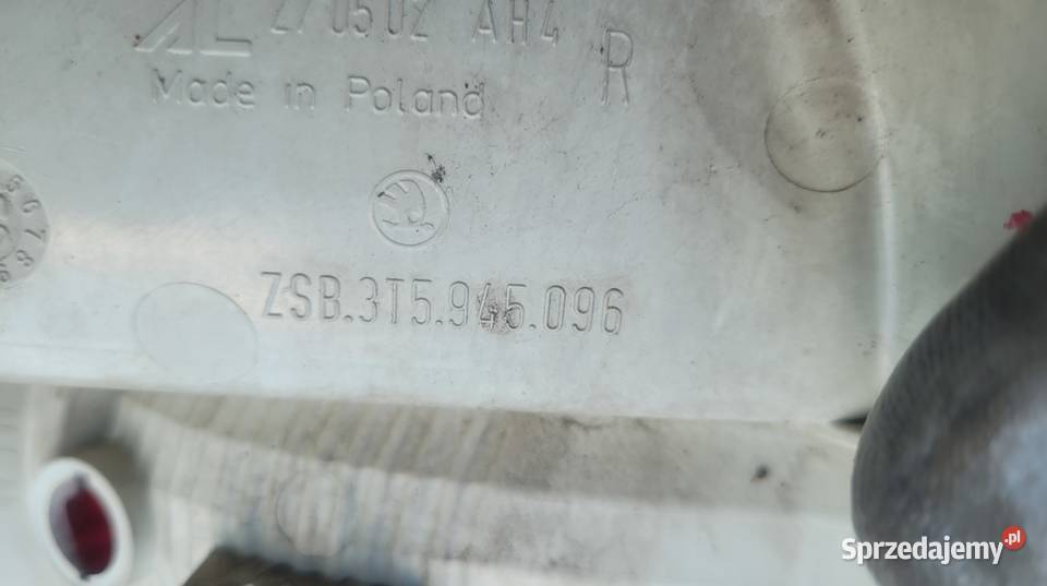 SKODA SUPERB II 3T5 LAMPA PRAWA TYŁ TYLNA SEDAN Ruda Śląska sprzedam