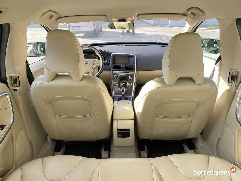 Volvo XC60 D4 2015 polski salon pierwszy nawigacja