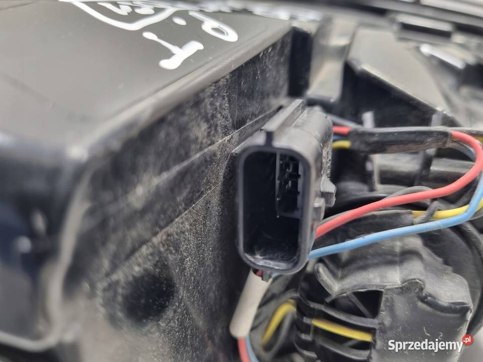 LAMPA PRAWA Renault Clio IV LIFT HTB TYLNIA Rudka