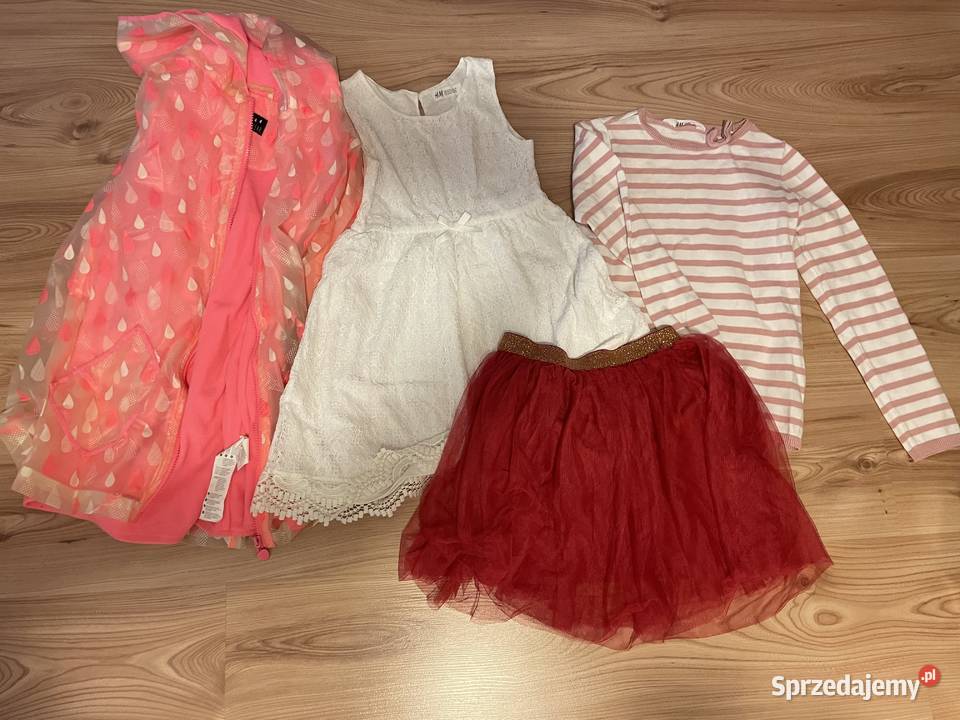 Worek z dziewczęcymi ubrankami 134140