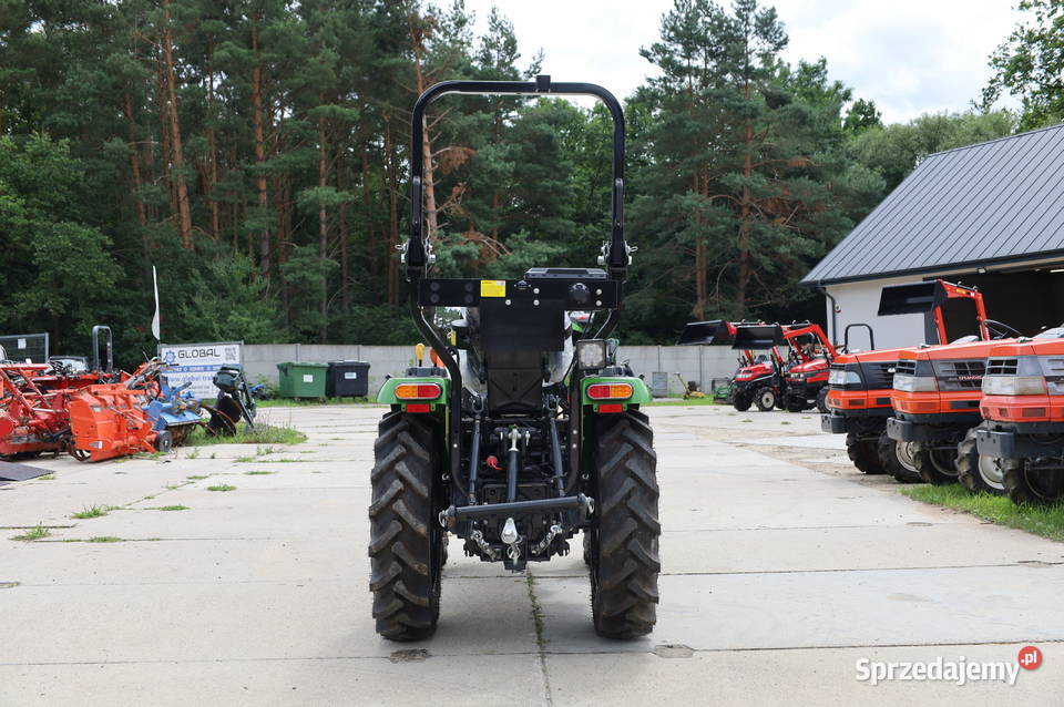 GLOBAL Fabrycznie nowy Ciągnik Captain 223 8G