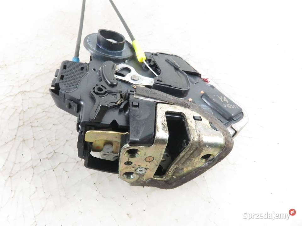 ZAMEK PRAWY TYLNY TOYOTA AVENSIS II T25