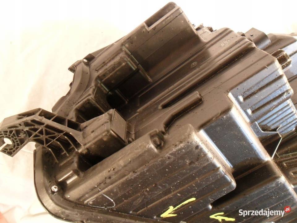 Reflektor XPENG G9 EV 22 prawy przód prawa Lampy przednie Nowy Tomyśl sprzedam