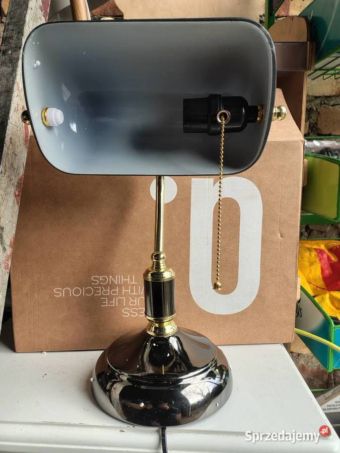 Czarna lampa stołowa w stylu vintage Zawiercie