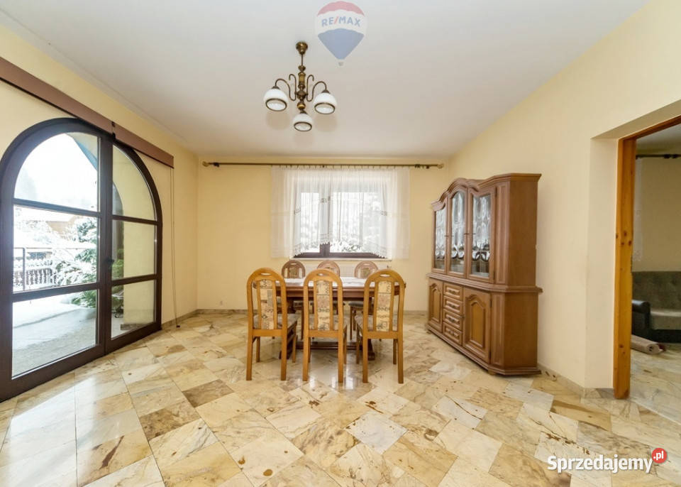 Ponadczasowy luksus u podnóża gór asfalt Rajcza