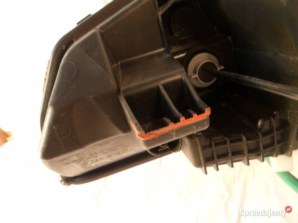 REFLEKTOR PRZÓD STRONA PRAWA NISSAN LEAF II ZE1 Nowy Tomyśl