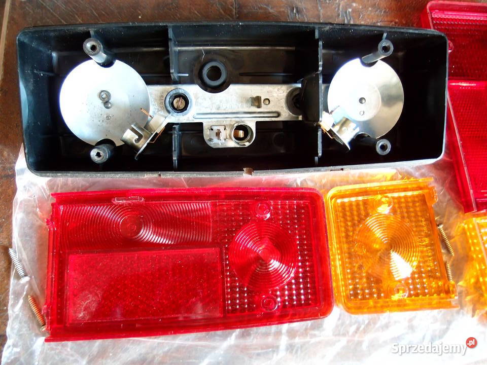 lampa tylna zespolona E 551P ZEM produkcja PRL Łódź