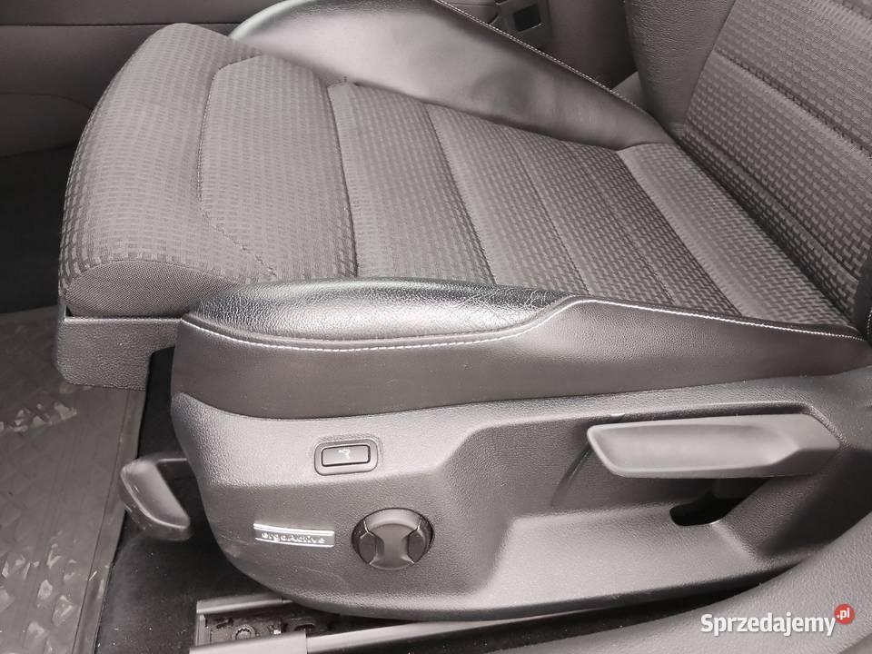 Sprzedam VW golf 7 16tdi serwisowany zadbany w gniazdo SD małopolskie Oświęcim