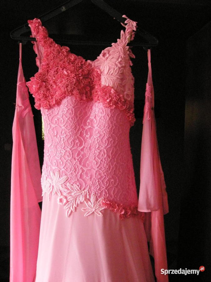 Suknia do standardu klasa E D C