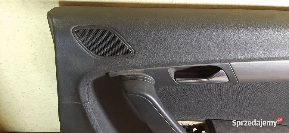 Boczek tapicerka drzwi prawy tył VW Passat B7 Włoszczowa