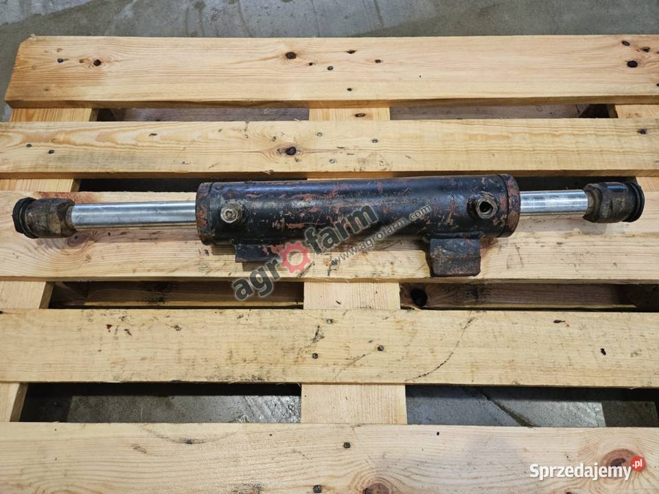 Siłownik skrętu Massey ferguson 8250 8260 8240 Byków