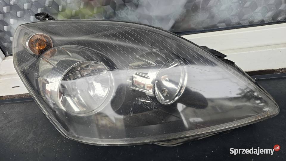 Lampa prawy przód do opla zafiry B 2006 Sosnowiec