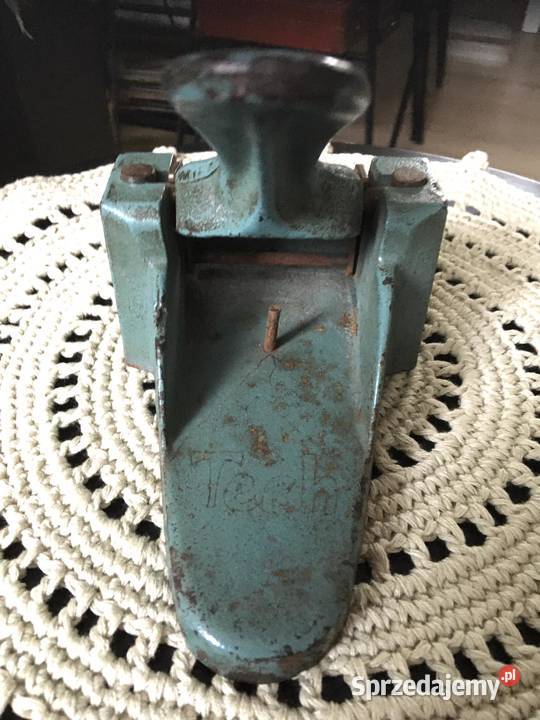 Dziurkacz przedwojenny żeliwny duży sprawny