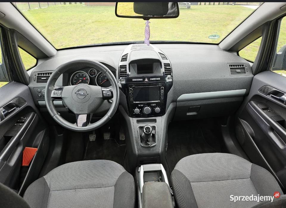 Opel Zafira 7 osobowy Rok produkcji 2010 Olsztyn sprzedam