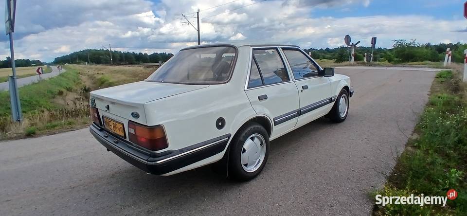 Ford Orion 1985 zabytkowy żółte tablice Łochów