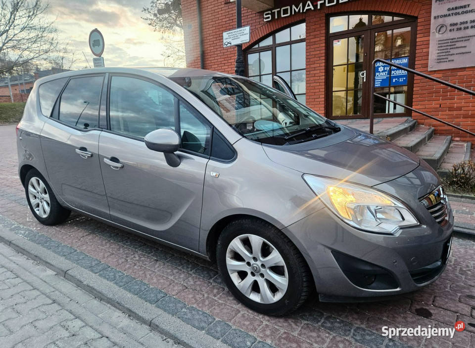 Opel Meriva Rata 490 BZadbany 140 6 biegów 2xPdc szary Meriva Śrem