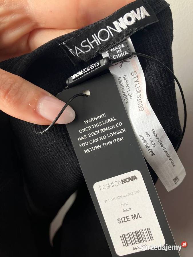 Nowy z metką krótki top czarny Fashion Nova Bez wzoru Topy i koszulki Nisko