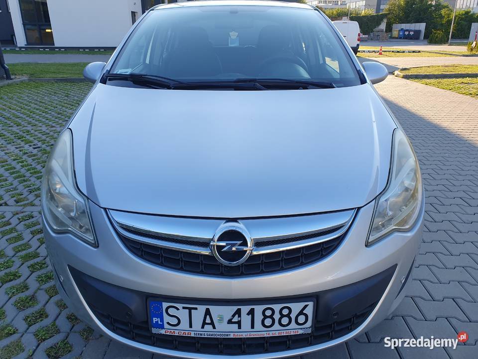 OPEL CORSA 12 16V ESSENTIA 2011 139 Krajowy benzyna śląskie Katowice