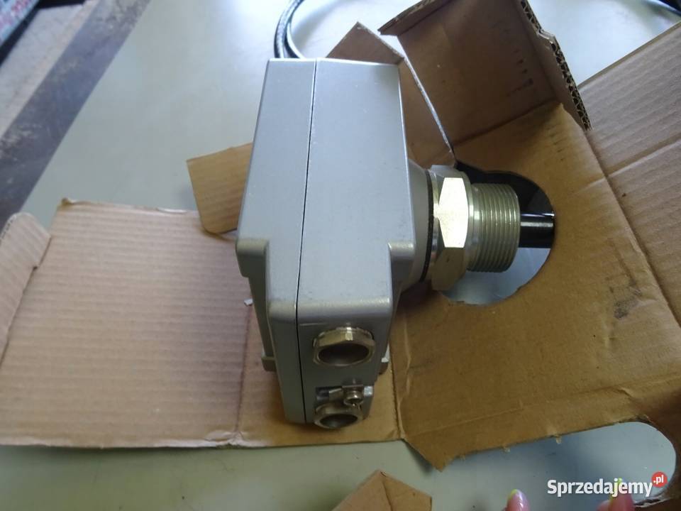 CZUJNIK POJEMNOŚCIOWY NIVOCOMPACT FTC230 Wąchock