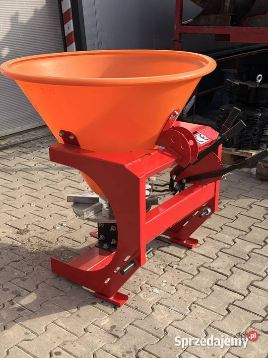 Rozsiewacz piaskunawozusoli LEJEK Rozsiewacze nawozów