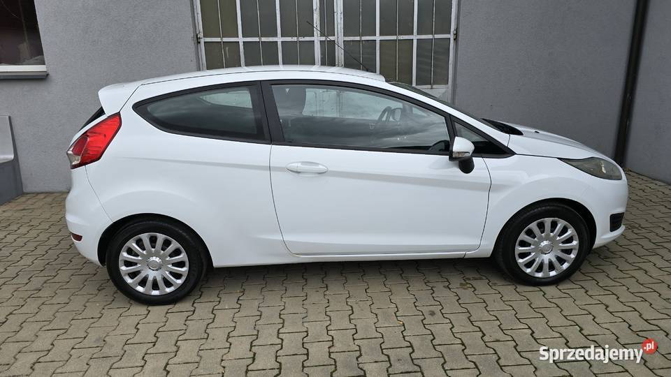 Ford Fiesta 15 TDCi Ambiente 2015r 14 900 PLN opolskie Nowy Świętów