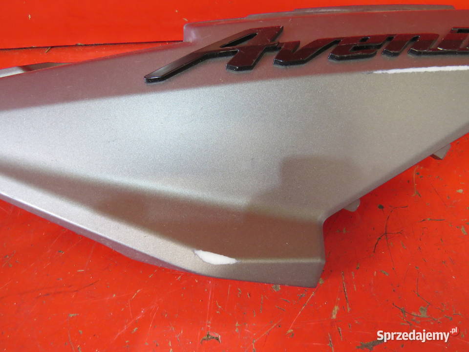 SUZUKI AVENIS 125 bok boczek owiewka osłona sprzedam