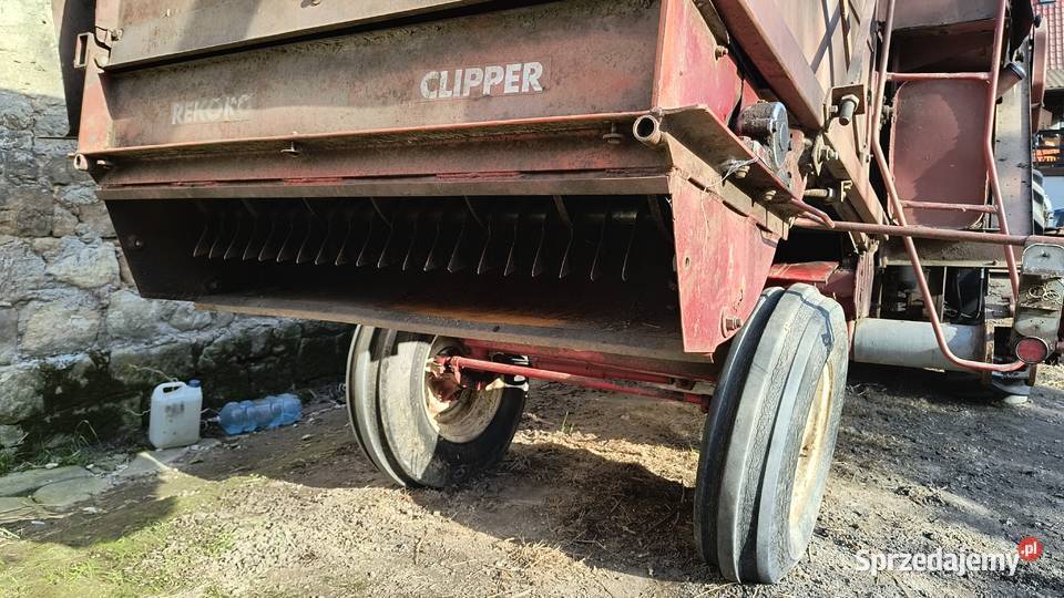 Kombajn zbożowy International 322 Grodziec