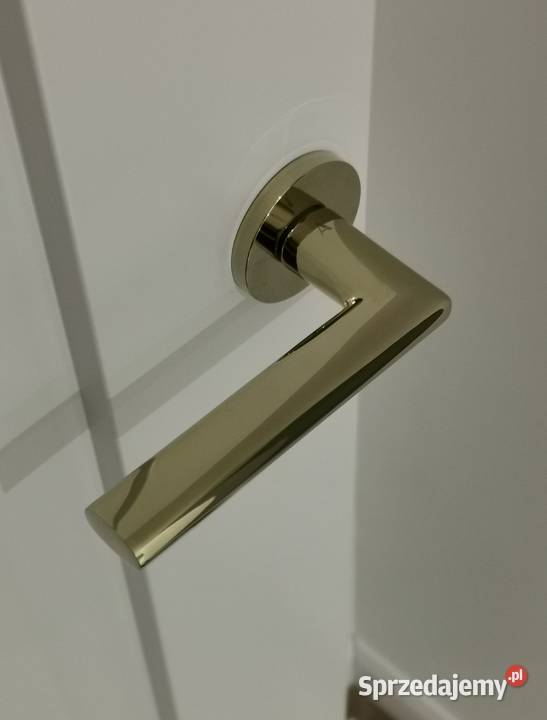 Montaż klamek Warszawa