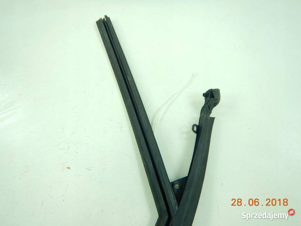USZCZELKA DRZWI PRAWY TYŁ Citroen C4 1017 ORI OE