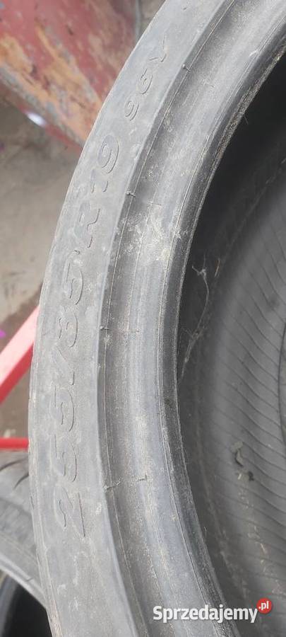 Pirelli pe zero 255 35 19 Obrazów