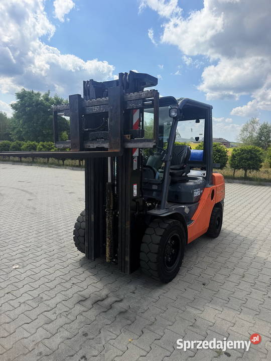 wózek widłowy TOYOTA 8FGJF35 LPG Triplex 43m łódzkie Działoszyn