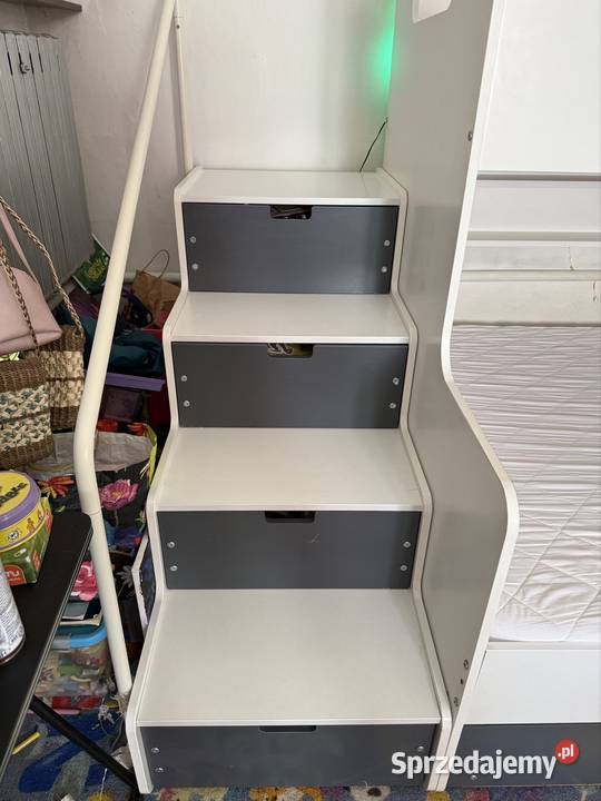 Łóżko piętrowe z szufladami i taśmą led