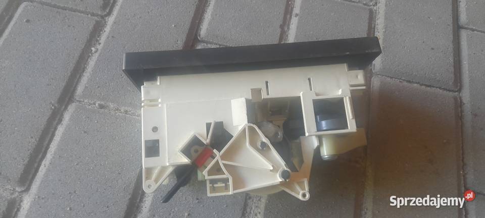 Panel nawiewów Audi 80 b4 Karpacz