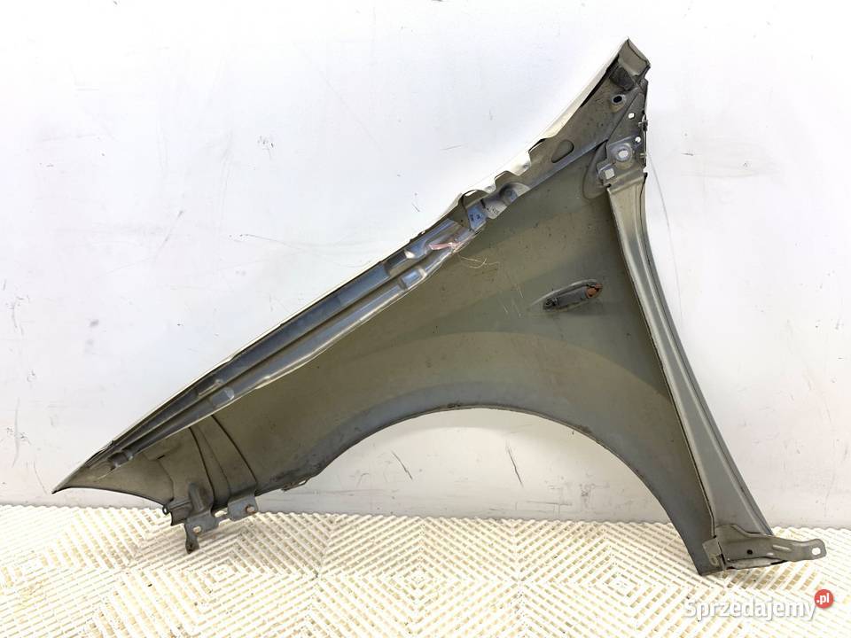 BŁOTNIK PRAWY PRZÓD FIAT CROMA Hatchback SREBRNY