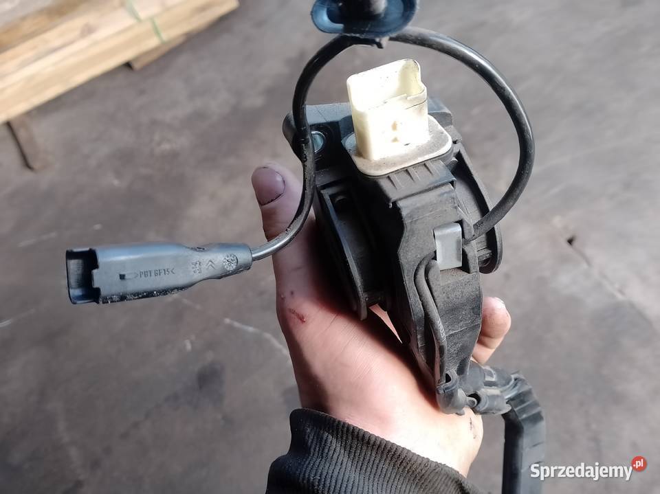 Potencjometr gazu peugeot 407sw 16 hdi