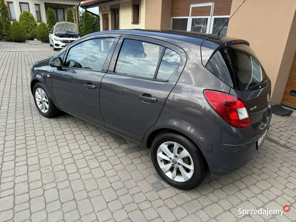 Opel Corsa 14 100 Klimatyzacja Koła lato zima D ABS śląskie Orzech sprzedam