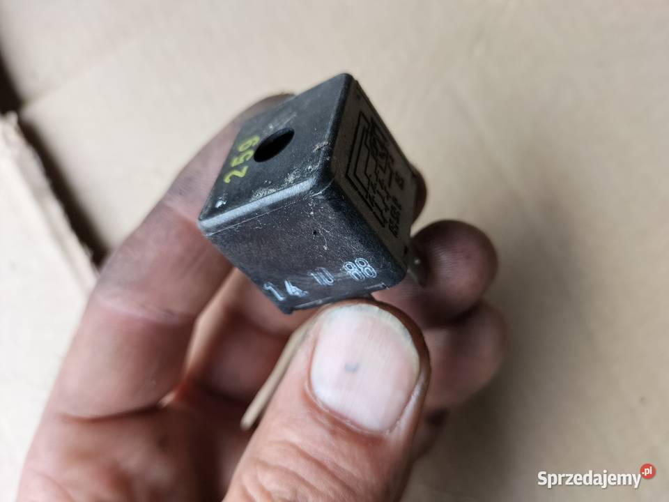 Przekaźnik 259 443951307A Audi 80 B3 B4 Kamień-Kolonia