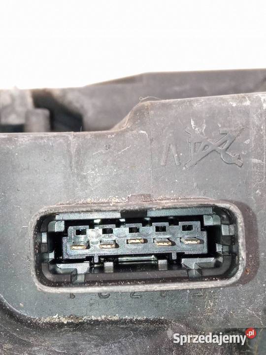 LAMPA PRZÓD PRAWA LIFT FL 8200481197 Renault