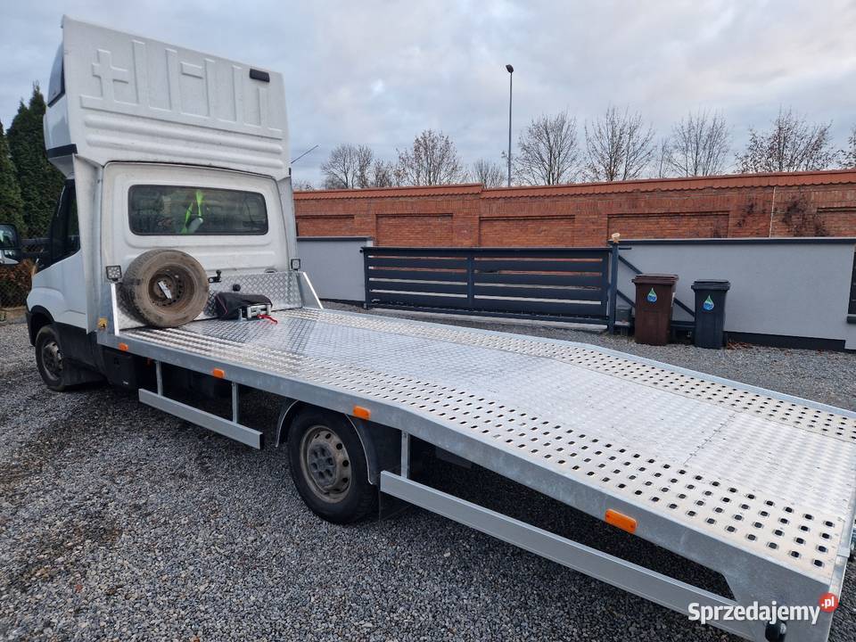 Iveco Daily Autolaweta Laweta Najazd wielofunkcyjna kierownica Mielec