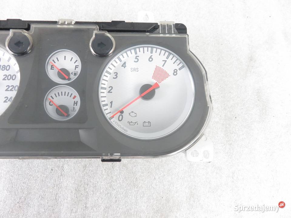 LICZNIK MITSUBISHI OUTLANDER 24 4WD 8100A089