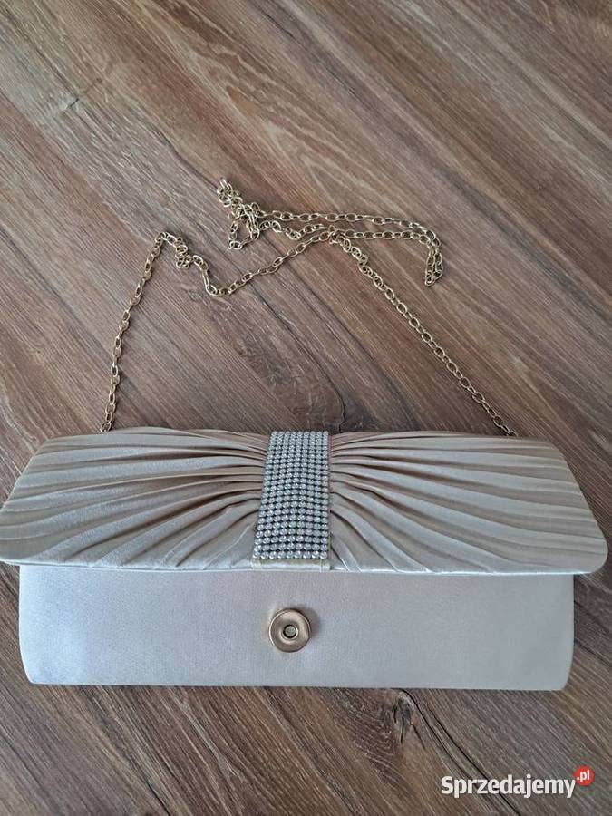 beżowa torebka kopertówka ze złotym łańcuszkiem świętokrzyskie