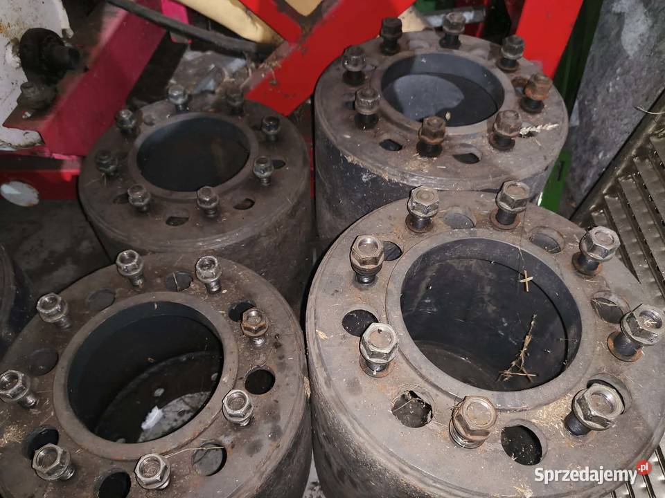 Dystanse poszerzenia rozstawu ciagnika Fendt Układ kierowniczy i oś przednia sprzedam